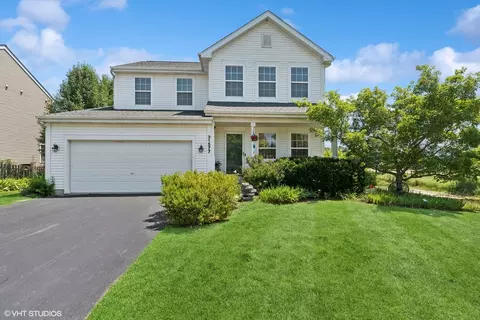 31577 N Clearwater Dr, Lakemoor, IL 60051