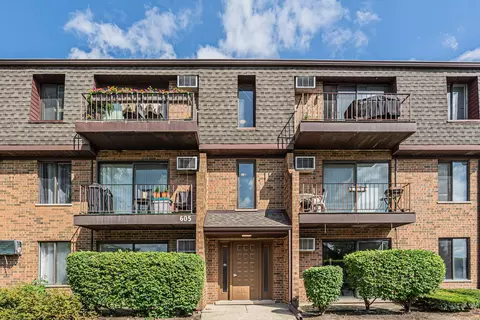 605 N Briar Hill Ln #2, Addison, IL 60101