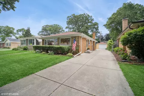 8925 Meade Ave, Morton Grove, IL 60053