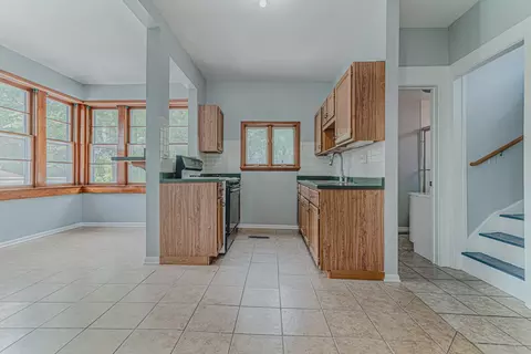 538 Raymond St, Elgin, IL 60120 photo 7