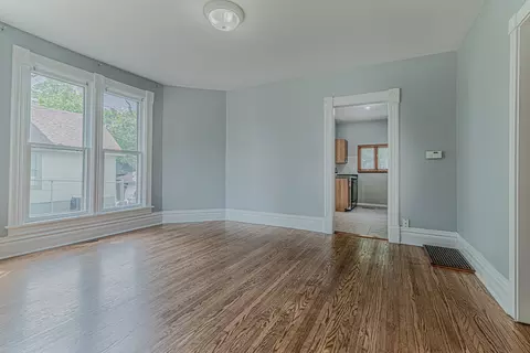 538 Raymond St, Elgin, IL 60120 photo 5