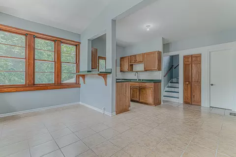 538 Raymond St, Elgin, IL 60120 photo 11