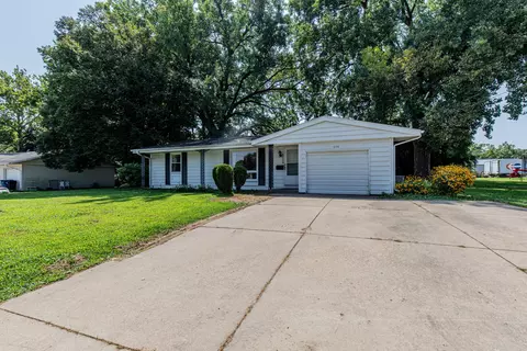 698 Downey Dr, Princeton, IL 61356