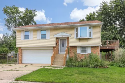761 Geneva Ave, Romeoville, IL 60446