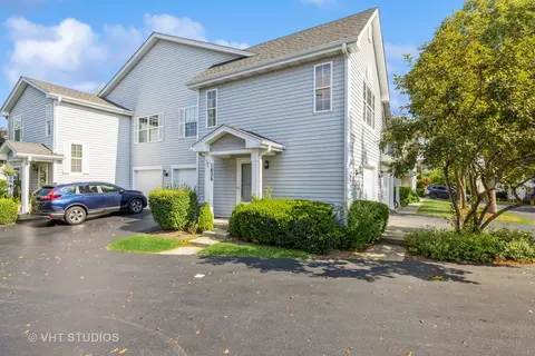 1828 Oslo Ct, Mundelein, IL 60060