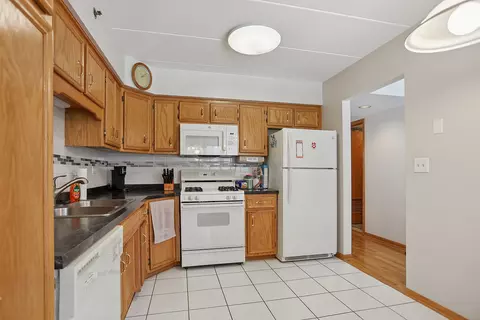 10238 Southwest Hwy #1B, Chicago Ridge, IL 60415