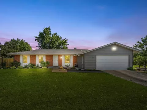 1478 Armstrong Ct, Elk Grove Village, IL 60007