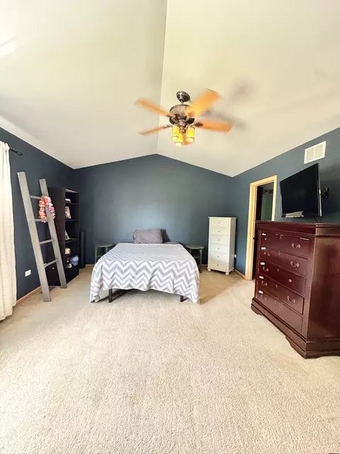 Bedroom - 4300 Dillon St, Plano, IL 60545 photo 3 of 4
