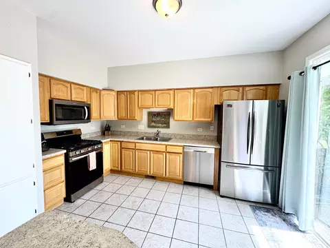 Kitchen - 4300 Dillon St, Plano, IL 60545 photo 1 of 2