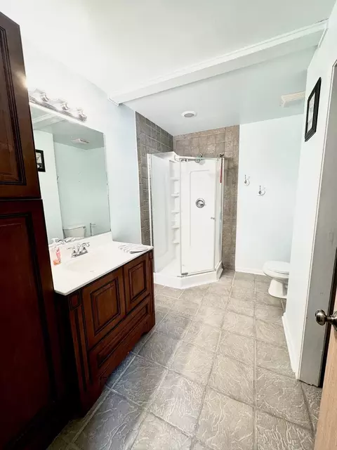 Bath - 4300 Dillon St, Plano, IL 60545 photo 3 of 3