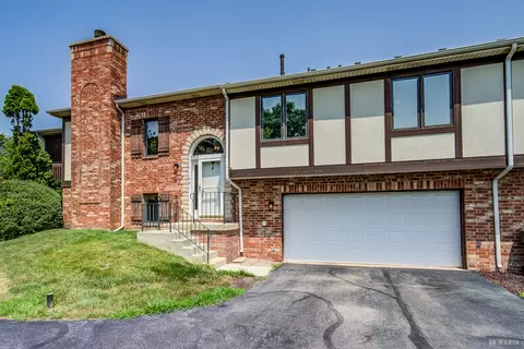 9913 Shady Ln #23, Orland Park, IL 60462