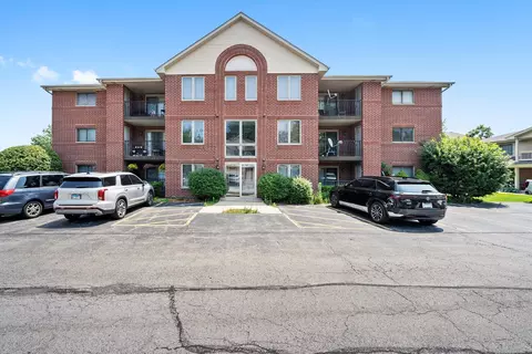 11103 W Cove Cir #3D, Palos Hills, IL 60465