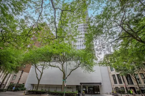 1230 N State Pkwy #7D, Chicago, IL 60610
