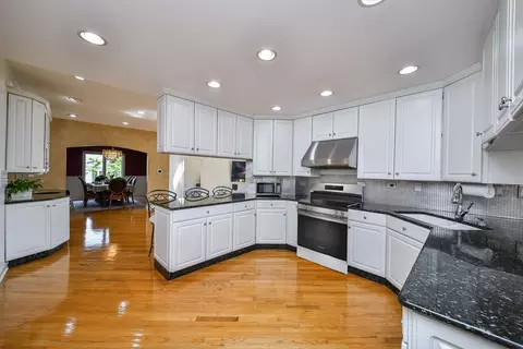 Kitchen - 5 N311 Lloyd Ave, Itasca, IL 60143 photo 3 of 3