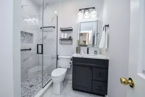 Bath - 5 N311 Lloyd Ave, Itasca, IL 60143 photo 1 of 6