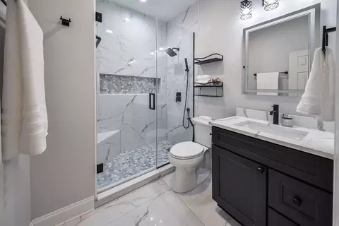 Bath - 5 N311 Lloyd Ave, Itasca, IL 60143 photo 5 of 6
