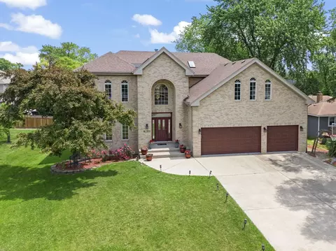Exterior - 5 N311 Lloyd Ave, Itasca, IL 60143 photo 3 of 7