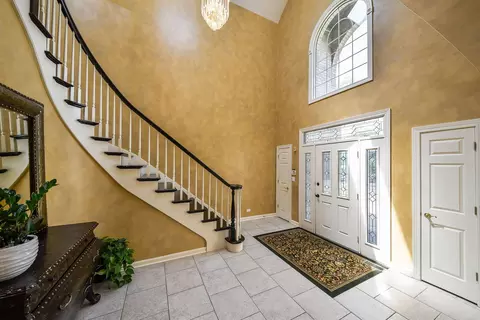 Entry Way - 5 N311 Lloyd Ave, Itasca, IL 60143 photo 1 of 5