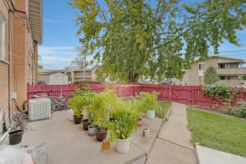 Exterior - 8649 Gregory Ln, Des Plaines, IL 60016 photo 2 of 2