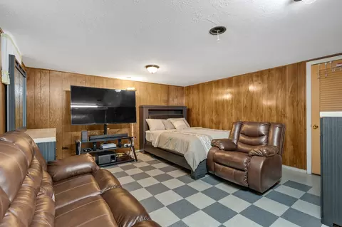 Bedroom - 8649 Gregory Ln, Des Plaines, IL 60016 photo 4 of 5