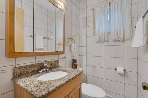 Bath - 8649 Gregory Ln, Des Plaines, IL 60016 photo 1 of 3