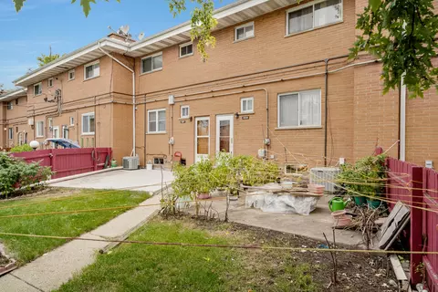 Exterior - 8649 Gregory Ln, Des Plaines, IL 60016 photo 1 of 2