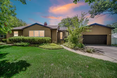 7249 W 109th Pl, Worth, IL 60482