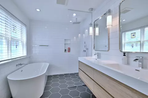 Bath - 1364 E Algonquin Rd, Des Plaines, IL 60016 photo 2 of 5