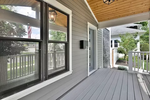 Exterior - 1364 E Algonquin Rd, Des Plaines, IL 60016 photo 4 of 13