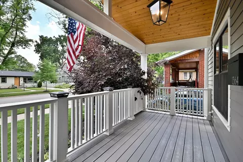 Exterior - 1364 E Algonquin Rd, Des Plaines, IL 60016 photo 3 of 13