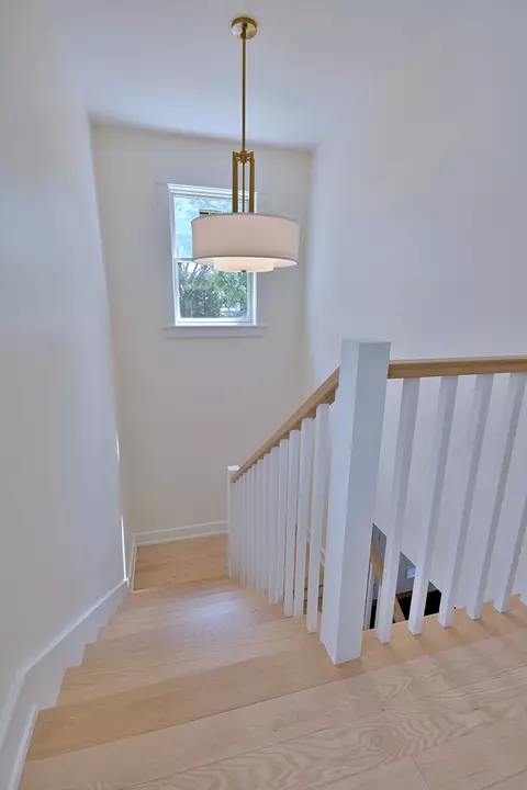Entry Way - 1364 E Algonquin Rd, Des Plaines, IL 60016 photo 4 of 5