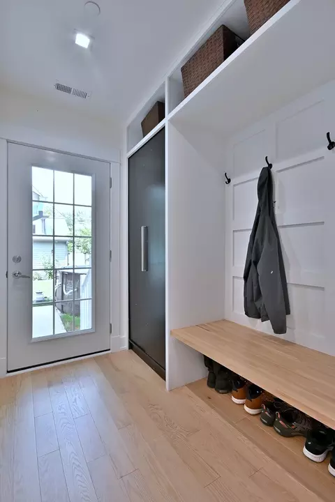 Entry Way - 1364 E Algonquin Rd, Des Plaines, IL 60016 photo 5 of 5