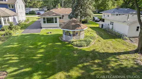Exterior - 813 Elm St, Wheaton, IL 60189 photo 4 of 6