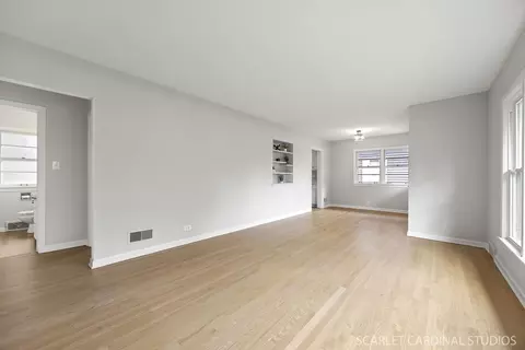 Living - 813 Elm St, Wheaton, IL 60189 photo 2 of 3
