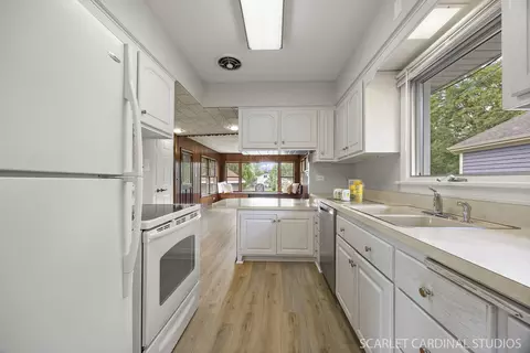 Kitchen - 813 Elm St, Wheaton, IL 60189 photo 1 of 1