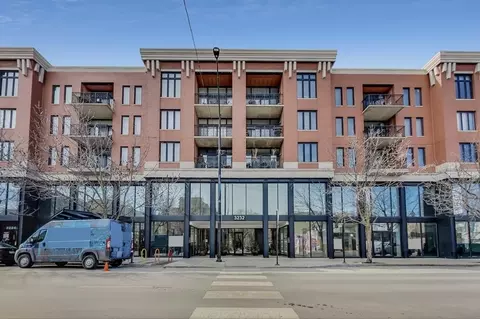 3232 N Halsted St #D412, Chicago, IL 60657