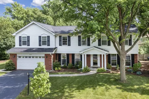 2445 Cherry Ln, Northbrook, IL 60062