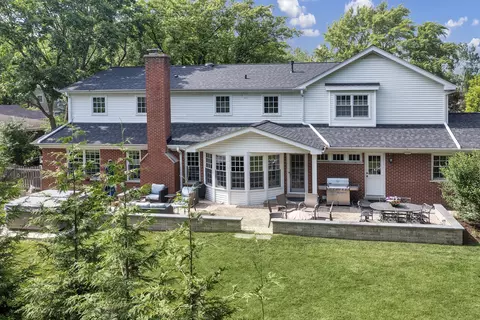 Exterior - 2445 Cherry Ln, Northbrook, IL 60062 photo 2 of 5