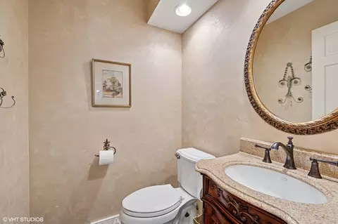 Bath - 2445 Cherry Ln, Northbrook, IL 60062 photo 1 of 4