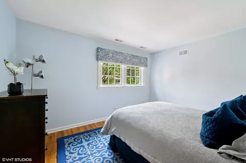 Bedroom - 2445 Cherry Ln, Northbrook, IL 60062 photo 4 of 5