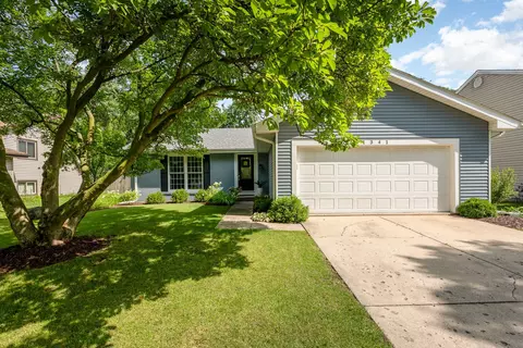 1341 Sunnybrook Dr, Naperville, IL 60540