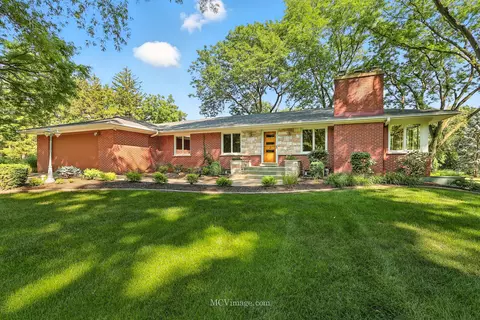 2500 Lindenwood Ln, Naperville, IL 60565