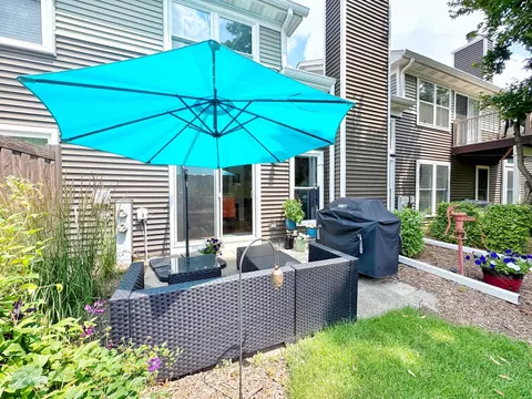 Exterior - 276 Wildspring Ct, Itasca, IL 60143 photo 3 of 5
