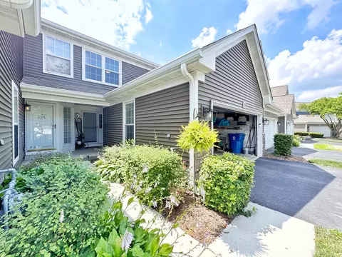 Exterior - 276 Wildspring Ct, Itasca, IL 60143 photo 1 of 5