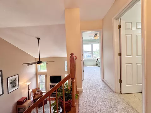 Entry Way - 276 Wildspring Ct, Itasca, IL 60143 photo 3 of 4