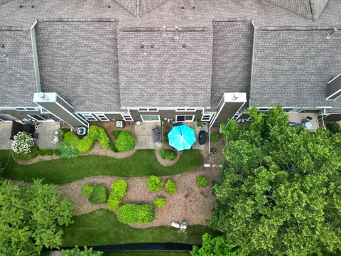 View/Area - 276 Wildspring Ct, Itasca, IL 60143 photo 4 of 4