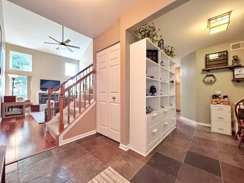 Entry Way - 276 Wildspring Ct, Itasca, IL 60143 photo 1 of 4