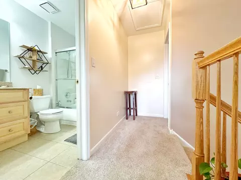 Entry Way - 276 Wildspring Ct, Itasca, IL 60143 photo 4 of 4