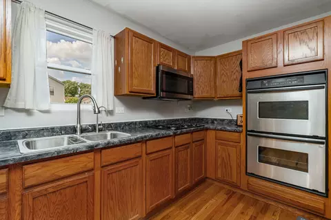 5505 Salma St, Plainfield, IL 60586 photo 4