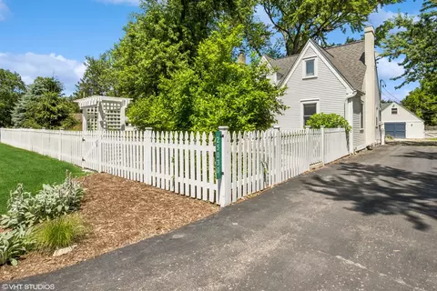 25030 W Fox Ave, Antioch, IL 60002